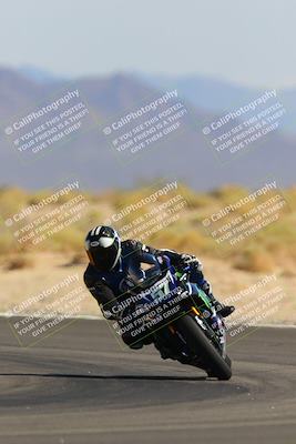 media/Oct-08-2022-SoCal Trackdays (Sat) [[1fc3beec89]]/Turn 16 (125pm)/